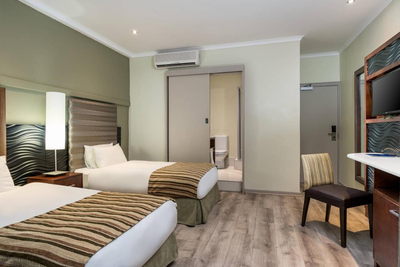 Protea Hotel By Marriott אפינגטון מראה חיצוני תמונה