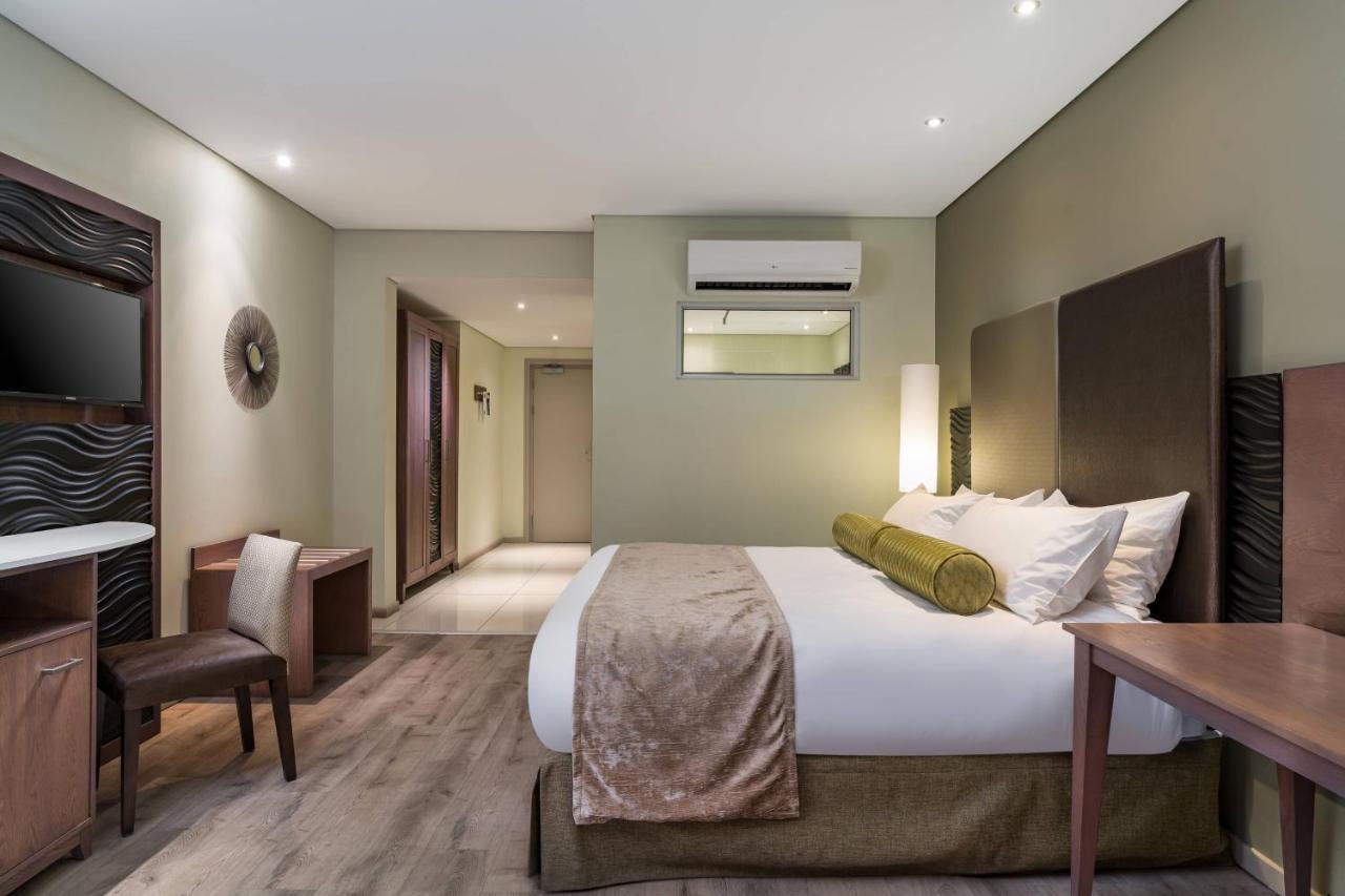 Protea Hotel By Marriott אפינגטון מראה חיצוני תמונה