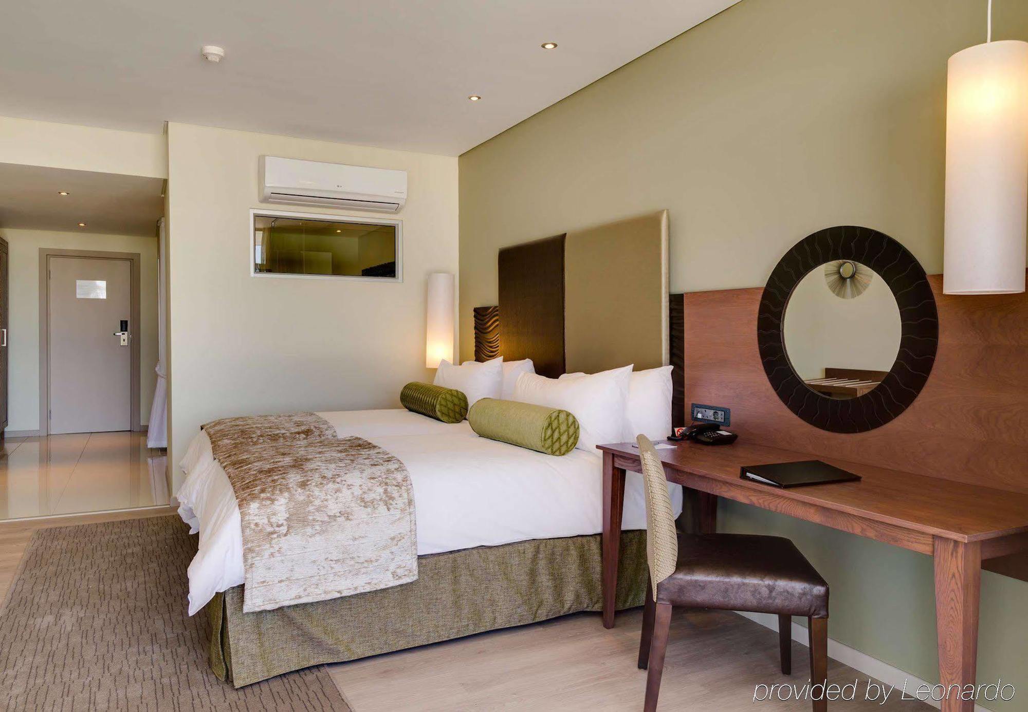 Protea Hotel By Marriott אפינגטון מראה חיצוני תמונה