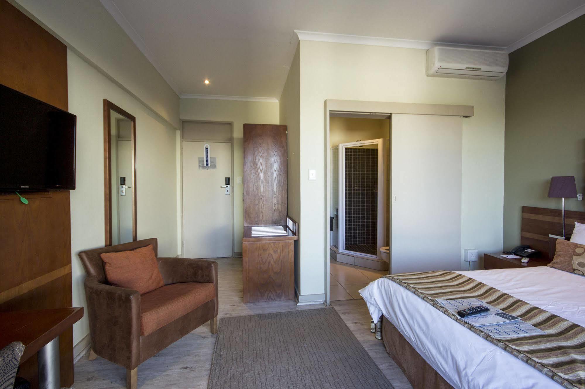Protea Hotel By Marriott אפינגטון מראה חיצוני תמונה